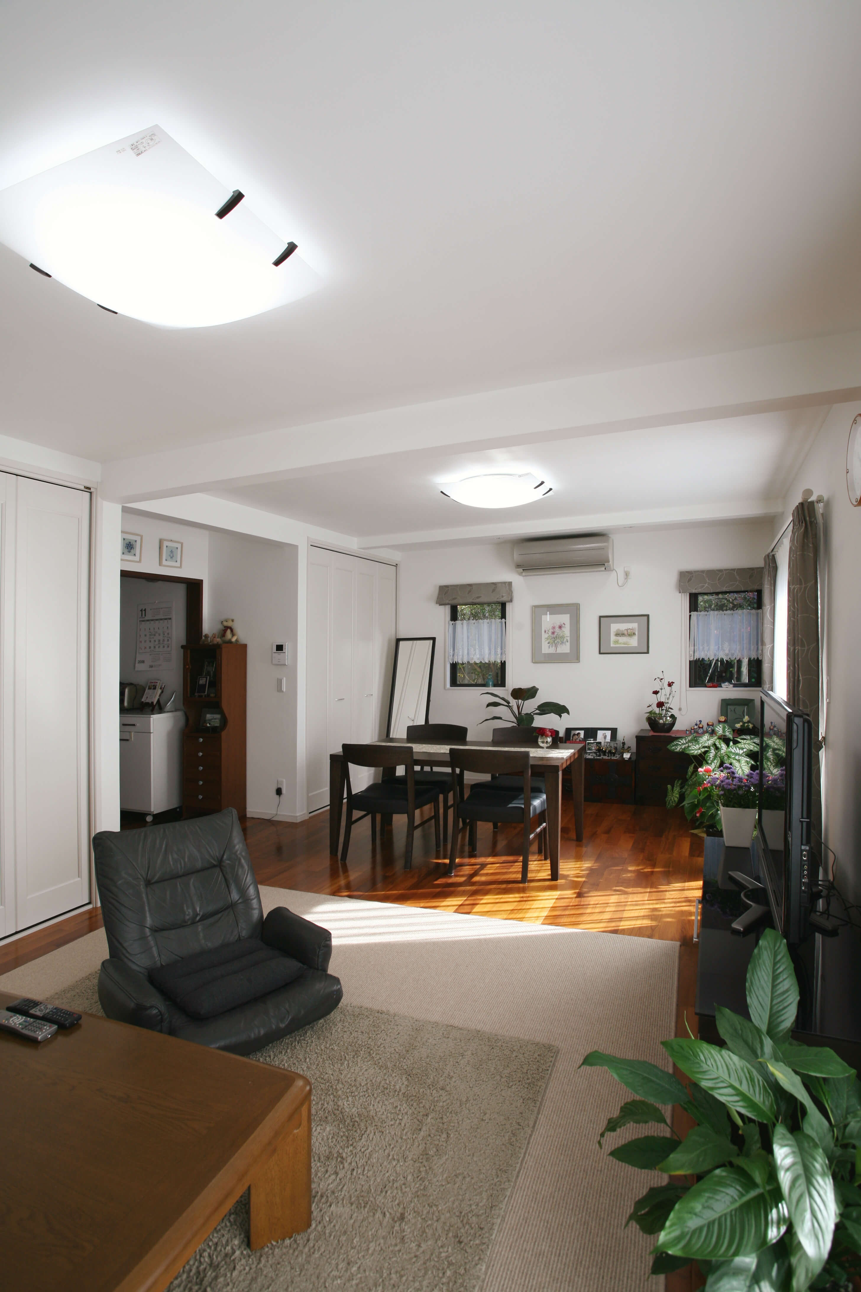 綺麗な部屋の様子の写真